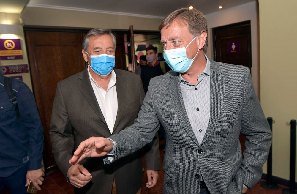 El gobernador Rodolfo Suarez junto al titular del Departamento General de Irrigación, Sergio Marinelli. Foto: Foto: Orlando Pelichotti