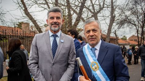 Política en Off. El intendente Ulpiano Suarez y el gobernador Alfredo Cornejo, protagonistas radicales en la negociación de un acuerdo con La Libertad Avanza. Foto: Prensa de Ciudad de Mendoza.&nbsp;