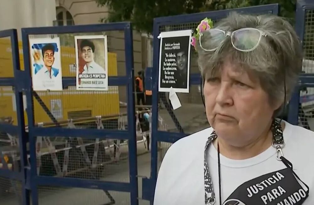 Es docente pero dejó todo para acompañar a la mamá de Fernando Báez Sosa: “Sentí la necesidad de estar con ella”.