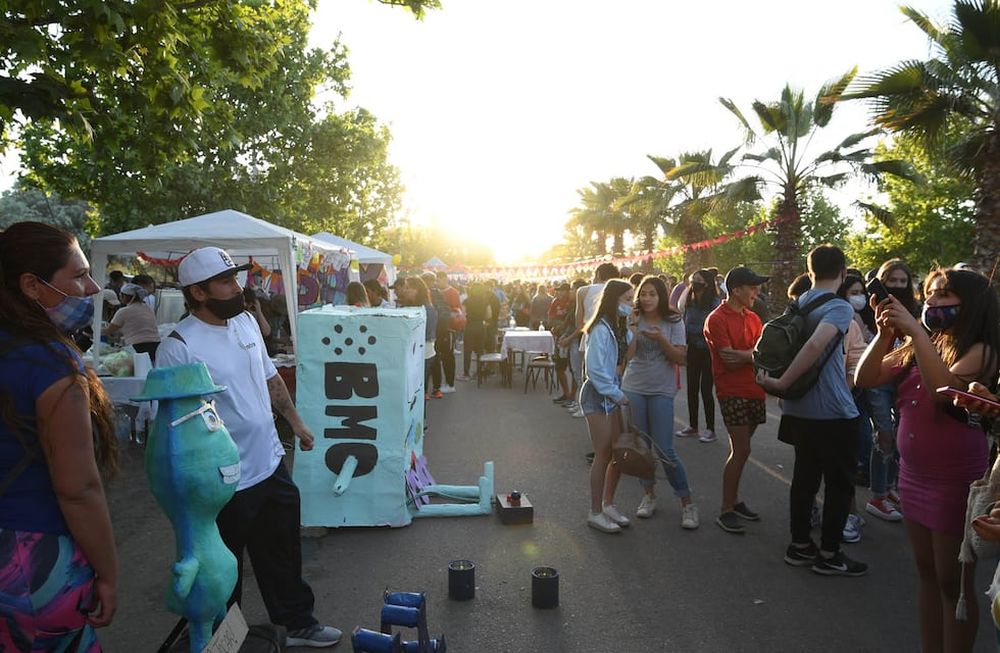 Los estudiantes de 4to y 5to año de la secundaria tuvieron la oportunidad de realizar nuevamente los tradicionales kioscos. Foto: Marcelo Rolland / Los Andes