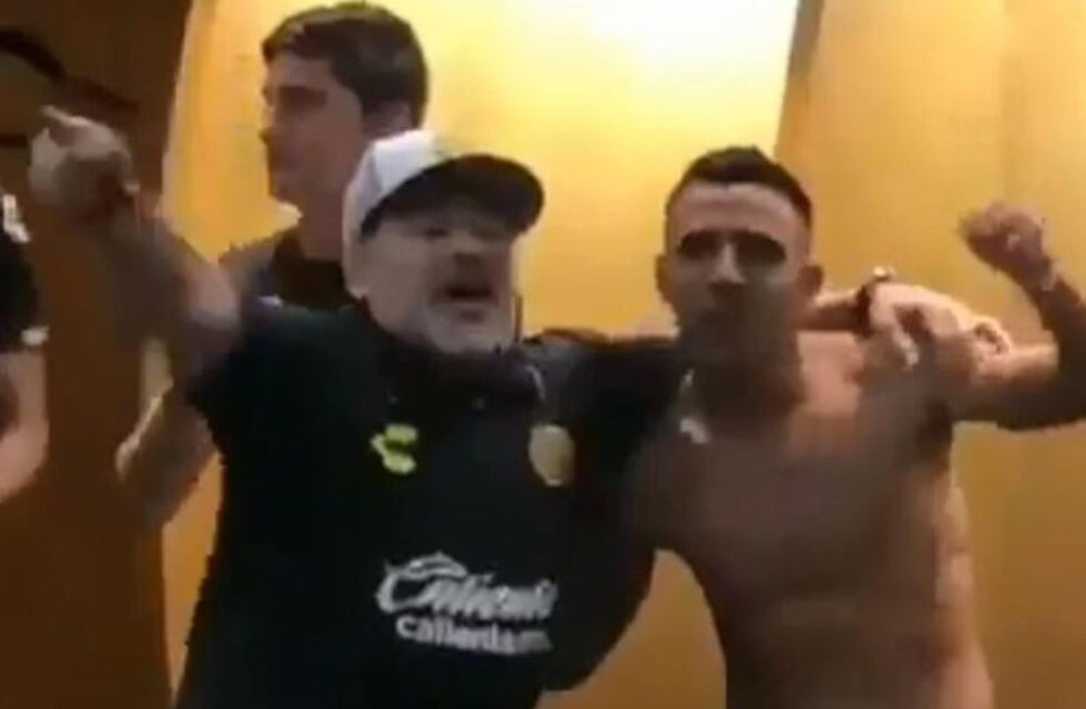 El festejo íntimo de Diego en el vestuario de Dorados luego de la goleada