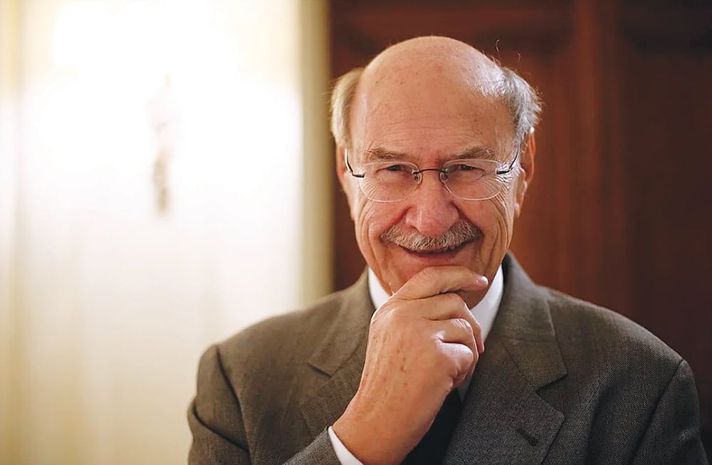 El escritor chileno, autor de Ardiente paciencia (El cartero de Neruda) falleció hoy.
