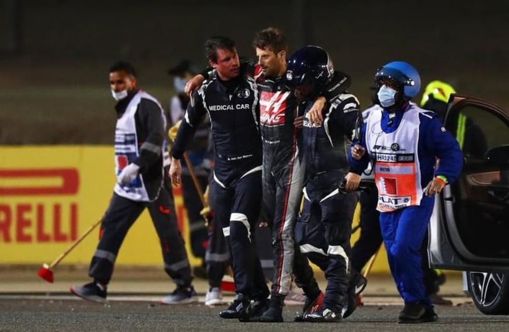 El Doctor Ian Roberts y Alan van der Merwe, piloto del coche médico de la Fórmula 1, hicieron referencia del momento en el que rescataron a Romain Grosjean de las llamas.