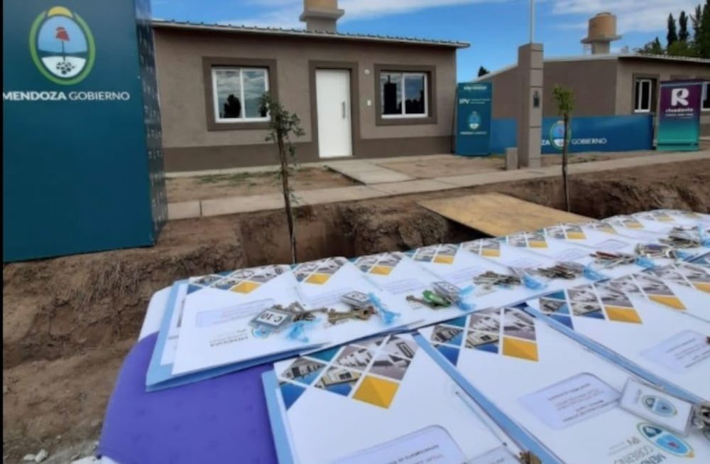 Desde el 2009 el Instituto Provincial de la Vivienda brinda una solución para las familias que desean tener su casa con un proyecto propio.