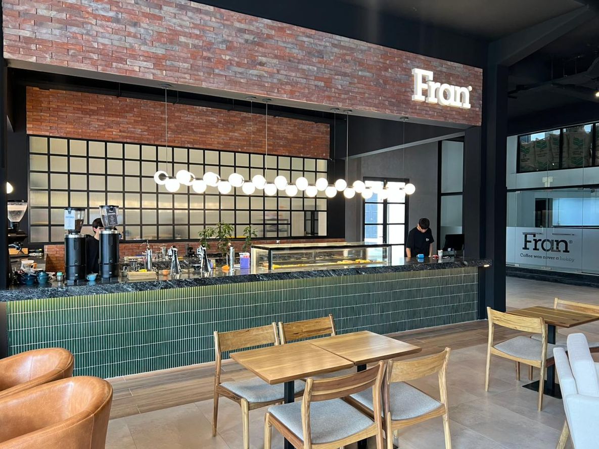 Fran inaugura el primer Coffee Roastery de Mendoza y lo celebra con una Coffee Rave de Halloween
