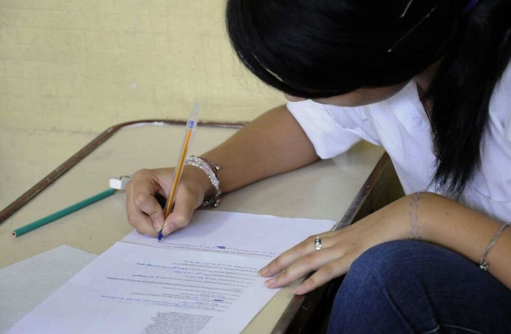 Por la sobrecarga de tareas fuera o dentro del hogar, muchos adolescentes llegan cansados a la escuela o faltan.