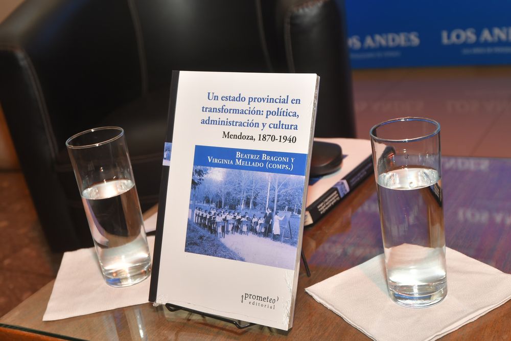 “Un estado provincial en transformación: Política, Administración y Cultura” es el nuevo libre de la historiadora Beatriz Bragoni que se presentó en un encuentro realizado en en el edificio de Diario Los Andes.