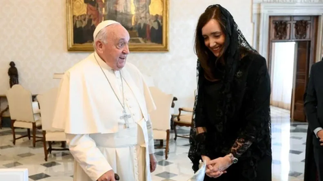 Victoria Villarruel junto al papa Francisco.