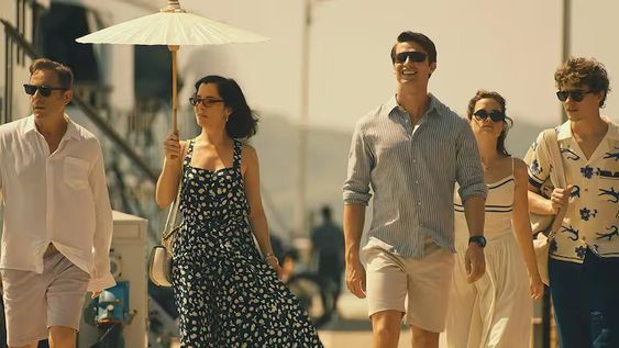 Jason Isaacs, Parker Posey y Patrick Schwarzenegger
