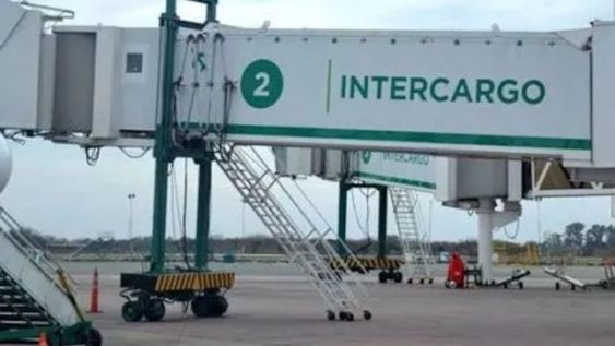 Entre las empresas que podrían pasar al sector privado se encuentran Aerolíneas Argentinas, Intercargo, ARSAT, AySA, ENARSA, Fabricaciones Militares, Banco Nación y Banco Hipotecario - Ambito