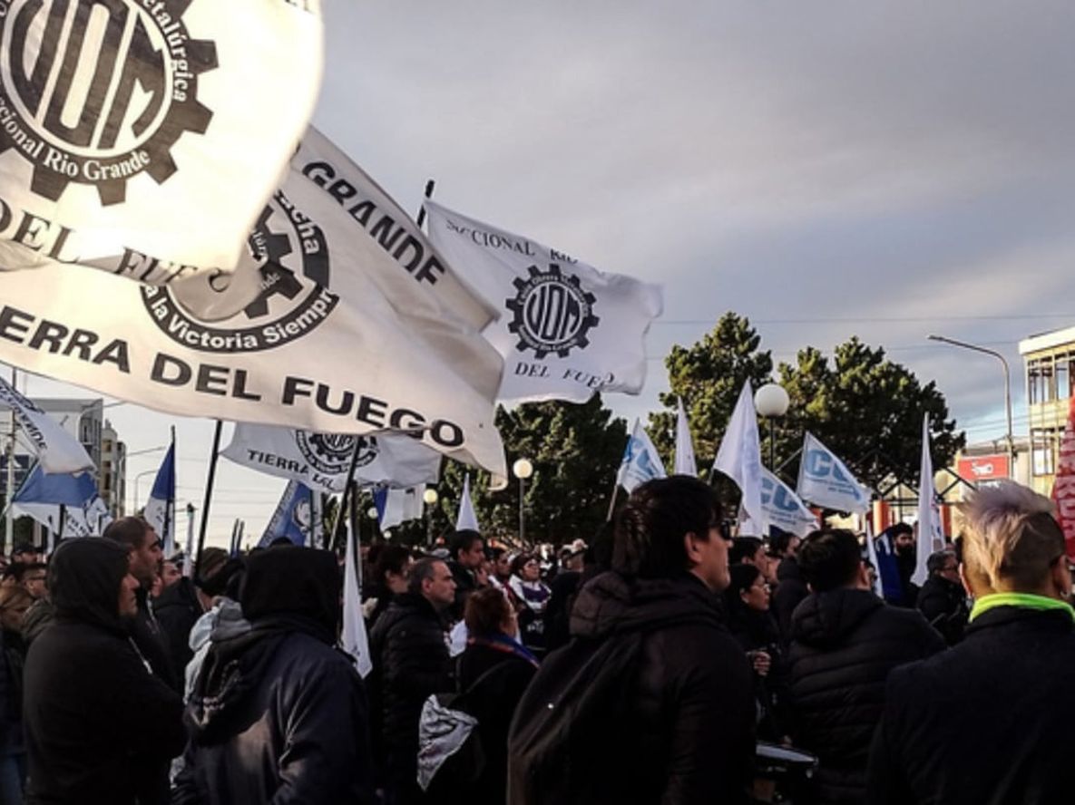 Paro general en Tierra del Fuego por la quita de aranceles para defener 7.000 puestos de trabajo