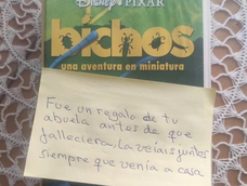 La historia viral de un joven que encontró su niñez en viejos VHS