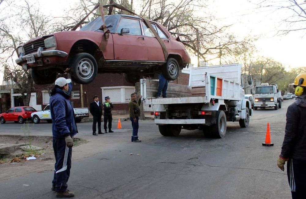 Guaymallén: retiran autos abandonados