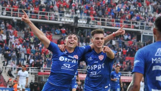 Unión de Santa Fe y un abrazo de gol ante Independiente de Avellaneda. (Prensa Unión).