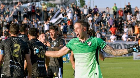 Tomás Giménez, el arquero de Gimnasia que brinda seguridad partido a partido. / Orlando Pelichotti