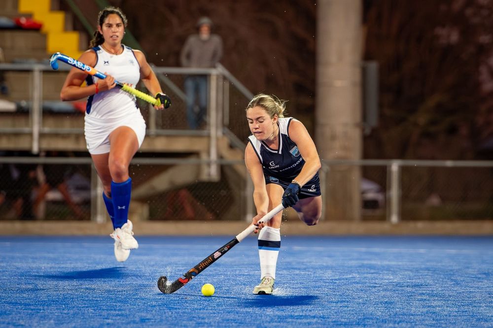 Luz Rosso è stato uno dei momenti salienti del Mendoza contro il Bahía Blanca. La giocatrice di Los Tordos ha segnato il primo gol della squadra femminile di Mendoza.