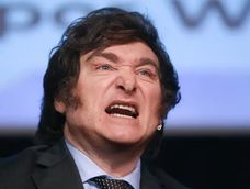 El presidente Javier Milei enojado.