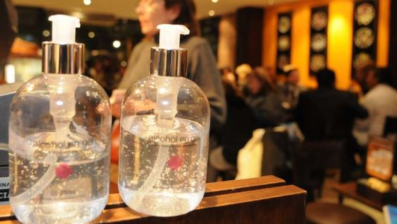 Alcohol en gel y altas temperaturas: los peligros de “convivir” con una sustancia inflamable