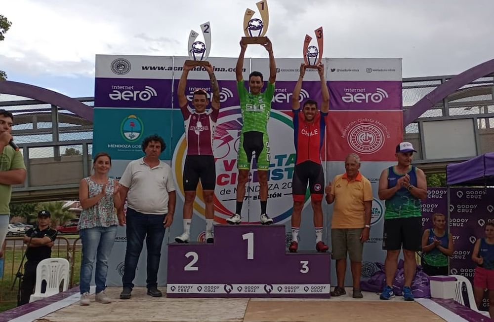 Juan Pablo Dotti, se impuso en la Sexta etapa de la 47 Vuelta Ciclista de Mendoza. Segundo resultó Mauricio Páez y tercero Tomás Holck. /Gentileza: Felipe Casará