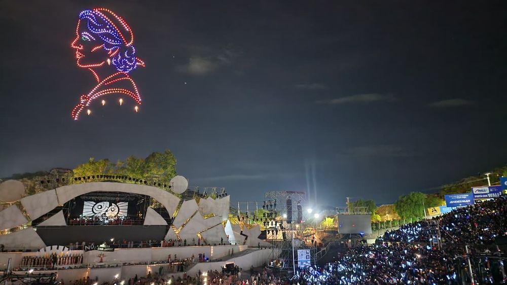 Un show de drones deslumbró a los espectadores del Acto Central de la Vendimia y sorprendió al finalizar el espectáculo 