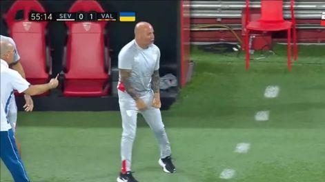 Jorge Sampaoli festejó de forma desaforada un tanto del Sevilla ante Valencia.