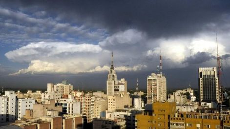 “Parcialmente nublado con descenso de la temperatura” indicó la Dirección de Agricultura y Contingencias Climáticas para este lunes.