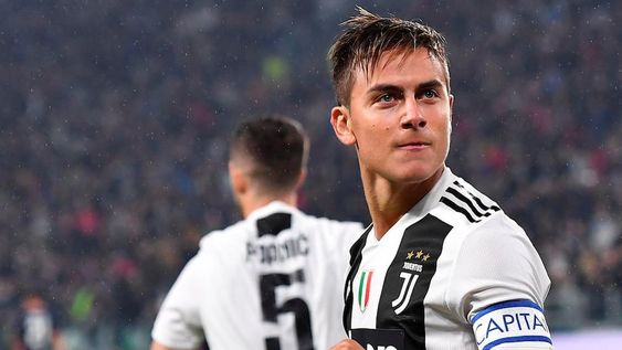 Paulo Dybala hizo feliz a una nena que sufre una dura enfermedad