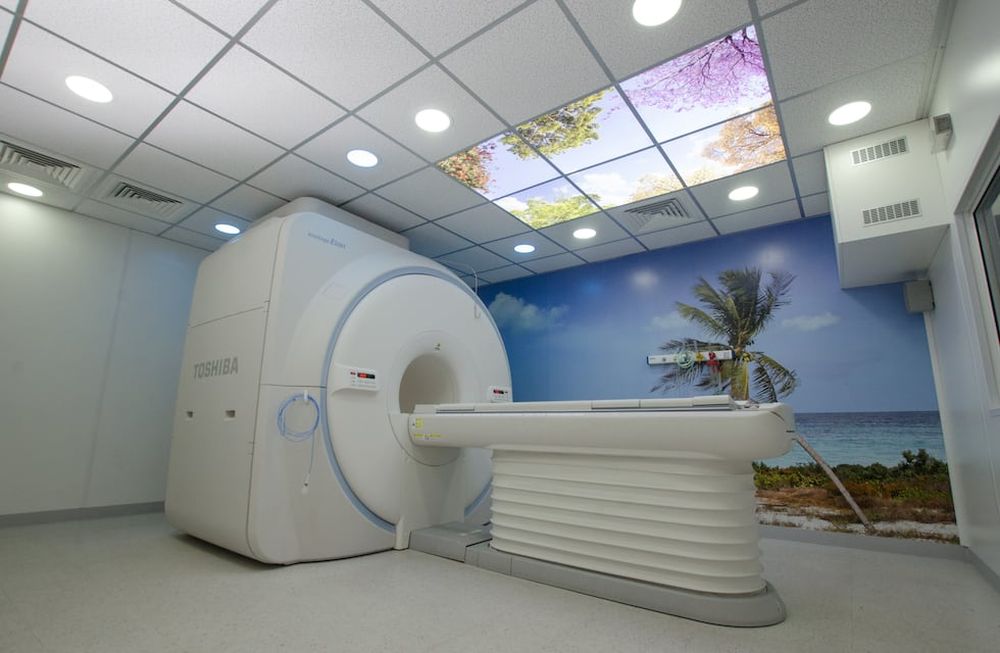 Para este procedimiento se controló al paciente con RMN Transoperatoria, utilizando el resonador de alto campo y de gran resolución que posee el Hospital Español de Mendoza.