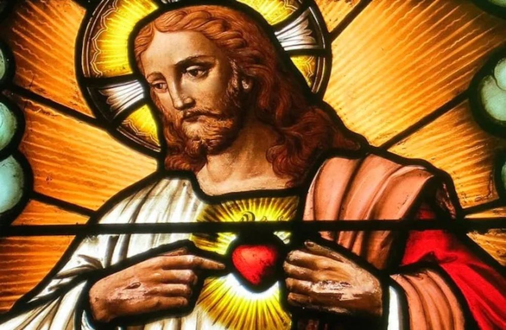 Jesús fue a su tierra en compañía de sus discípulos. Cuando llegó el sábado, se puso a enseñar en la sinagoga.