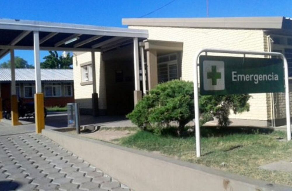 Las peripecias de un joven de 27 años que llegó al hospital sin recordar nada, le descubrieron una fractura de cráneo y está grave