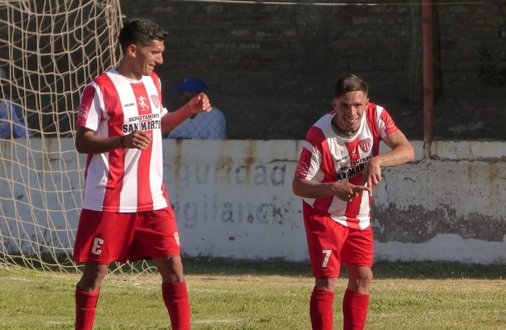 Matías Chimi Navarro festeja el primer gol de San Martín en la cancha de Murialdo. / Gentileza Prensa ACSM.