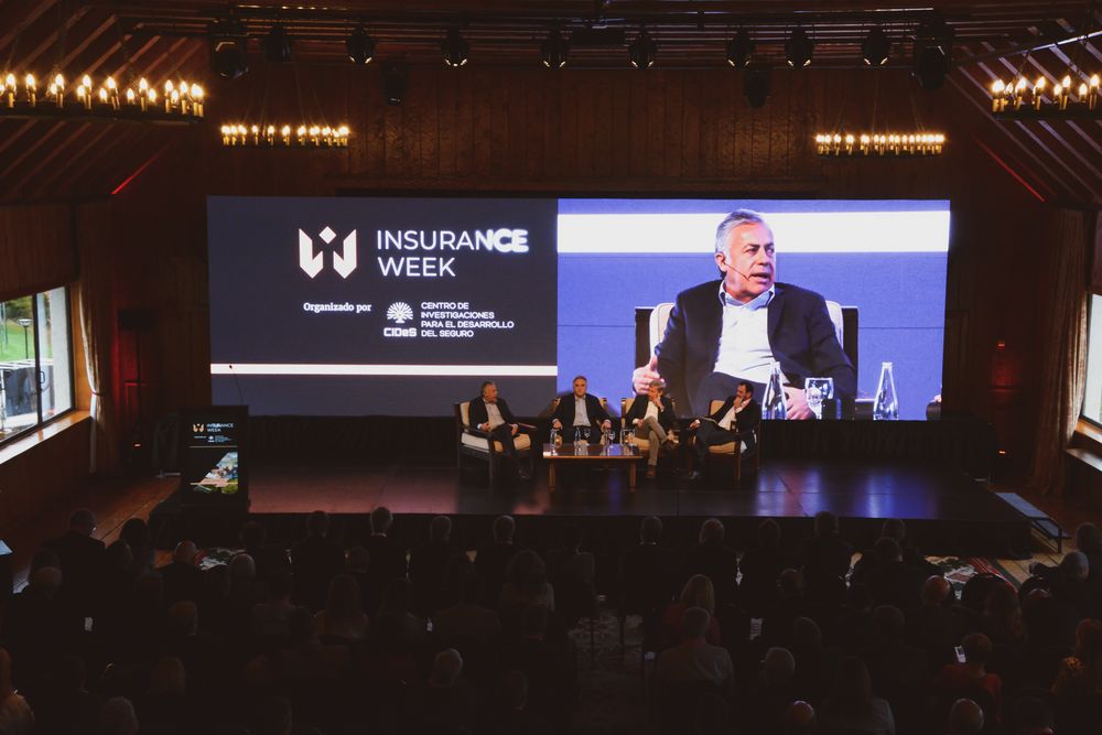 Alfredo Cornejo participó de la nueva edición del Insurance Week en Bariloche junto a otros gobernadores