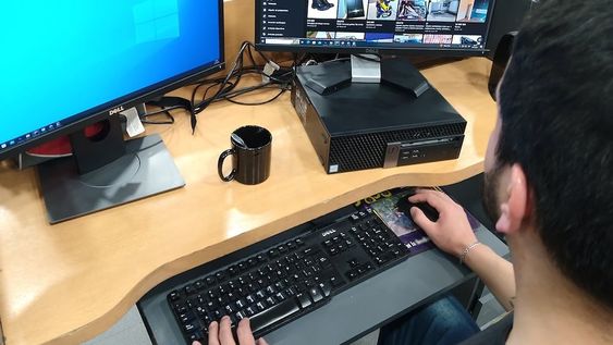 Patrullaje virtual, la estrategia policial que previene la compra-venta ilegal en las redes sociales. | Foto: Marcelo Rolland / Los Andes