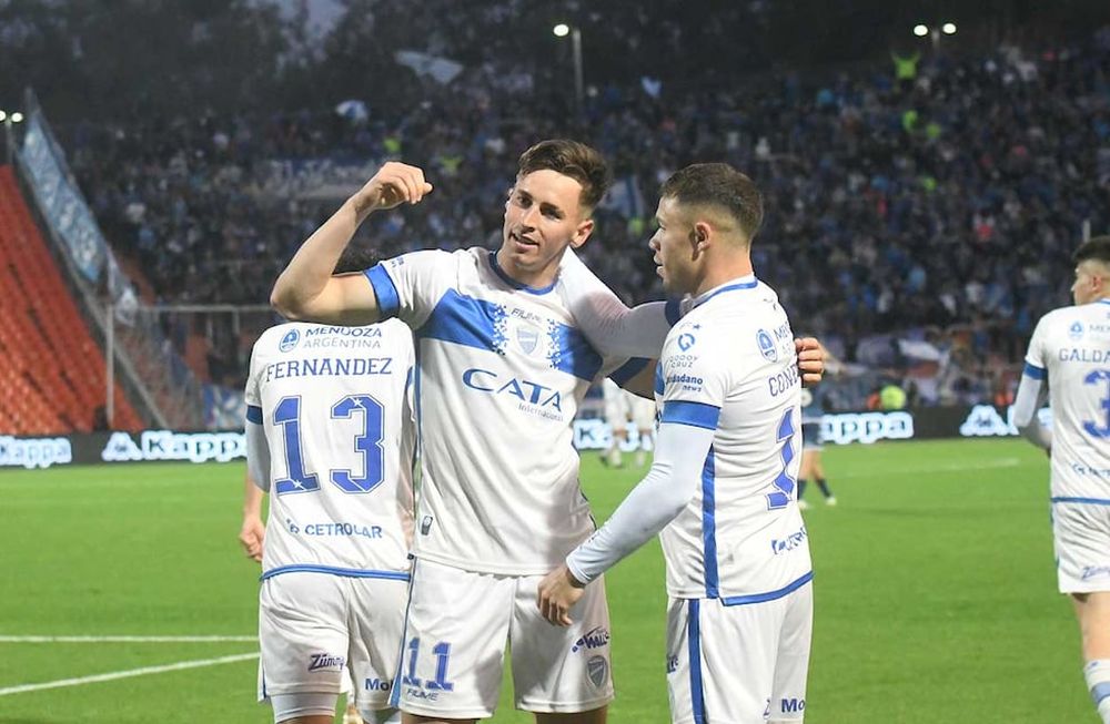 Godoy Cruz, por el momento, es el único equipo de Mendoza que juega en Liga Profesional. ¿Se le sumará la Lepra, Maipú o Gimnasia? Foto: José Gutiérrez / Los Andes