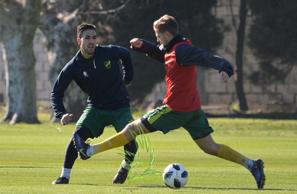 Hugo Silva, lateral derecho disputó 18 partidos con la camiseta del Pincha de Caseros en la temporada 2019-20 de la Primera Nacional. / Gentileza.
