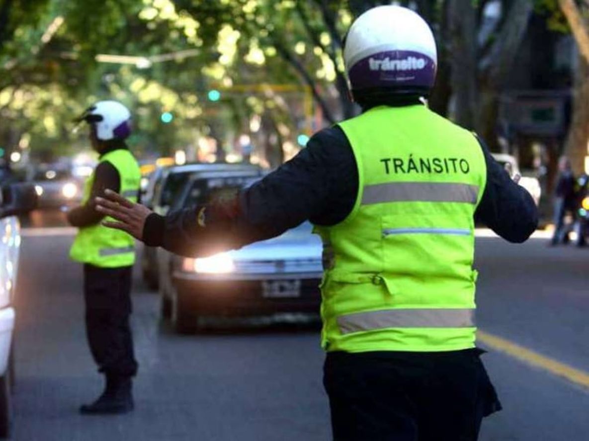 Fuerte operativo provincial por Navidad y Año Nuevo: seguridad, salud, transporte y controles en toda Mendoza &nbsp;