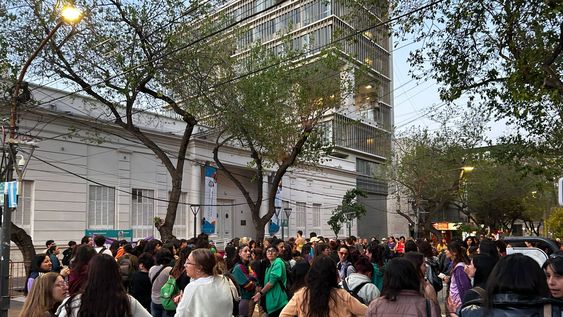 Ni Una Menos Mendoza se manifestó tras el triple femicidio en Florencio Varela