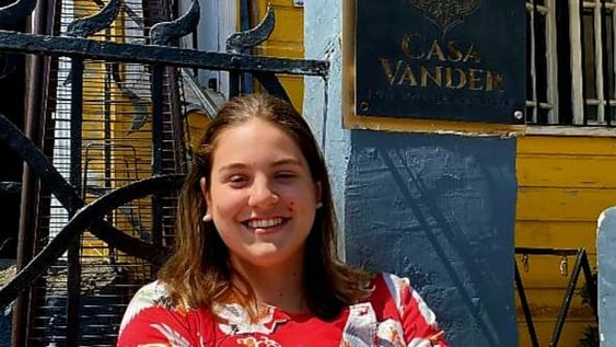 Valentina Bonora, la mendocina que lleva adelante y sostiene un histórico y pintoresco hotel, Casa Vander