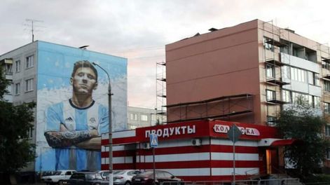 Espectacular mural con el que reciben a Messi en Rusia