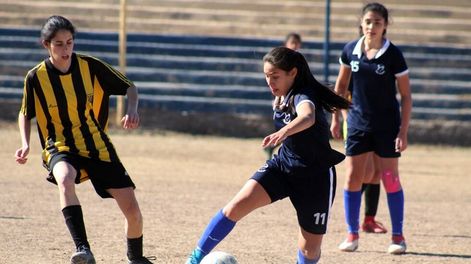 Fútbol femenino: Las Pumas,Godoy Cruz A, Beltrán y CEC siguen con triunfos y no dan tregua