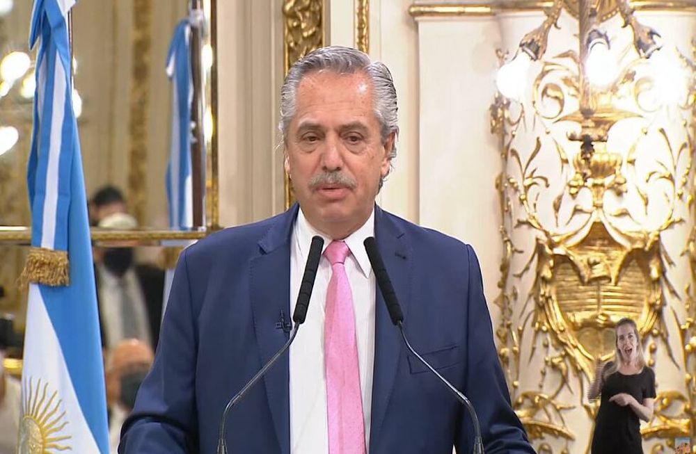 El presidente Alberto Fernández entregó junto al ministro de Ciencia, Tecnología e Innovación, Daniel Filmus, la distinción Investigador/a de la Nación Argentina 2021, y los Premios Houssay, Houssay Trayectoria, y Jorge Sabato.