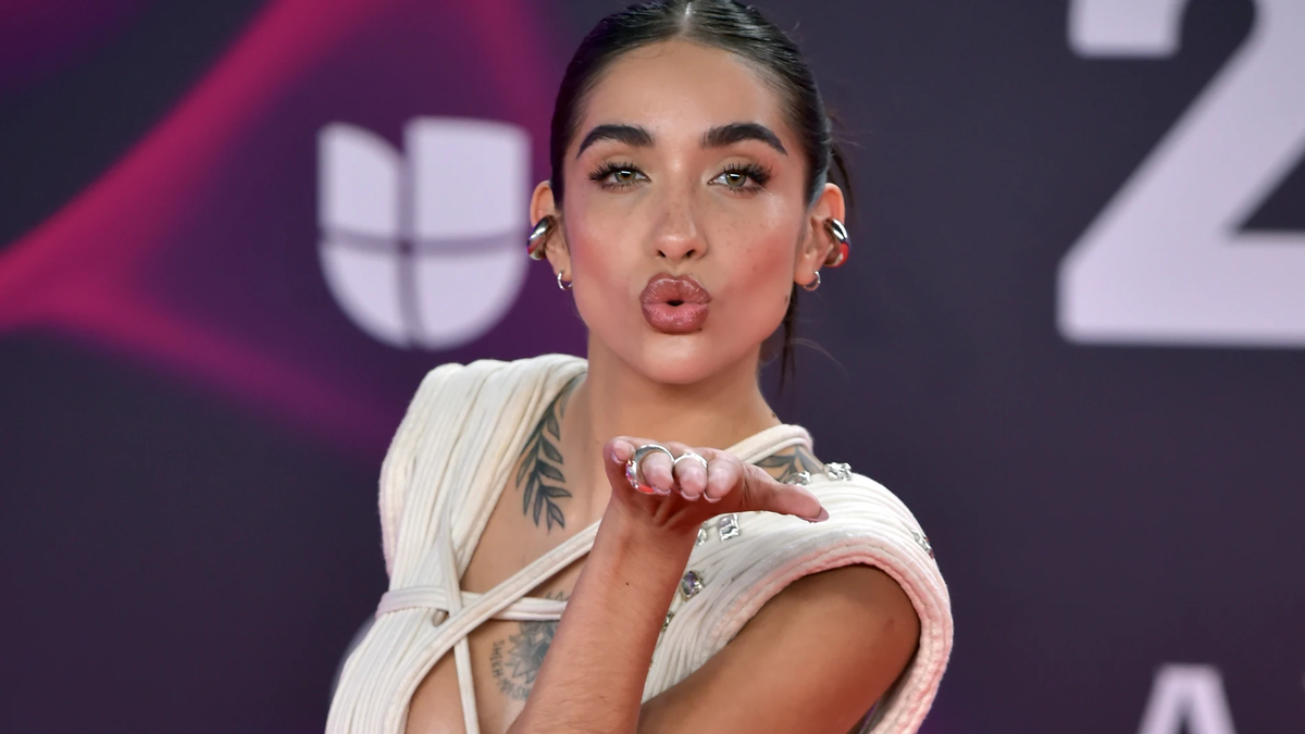 No se quedó callada: María Becerra le respondió a Emilia Mernes luego de su polémico mensaje