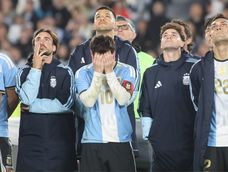 El show de drones de la despedida de Messi costó US$100.000 y obligó a demorar vuelos en Aeroparque.