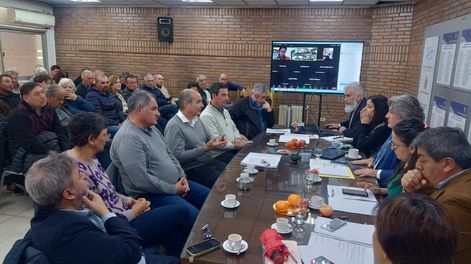 Los Andes | Miembros de Fecovita se presentaron el la Legislatura provincial. - Gentileza
