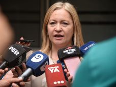 La vicegobernadora destacó la conducción de Cornejo durante la campaña y criticó la escasa presencia del ministro en el territorio. Petri replicó que su intención fue resaltar el rol de la secretaria general de la Presidencia en el armado nacional.