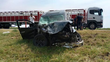 Hijo de Ramón Díaz chocó en la ruta 5 y falleció su esposa y el conductor del otro vehículo. (Corredores Viales SA)