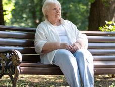 Desde la psicología, mantener vínculos sociales satisfactorios es uno de los factores asociados con el bienestar durante el envejecimiento.
