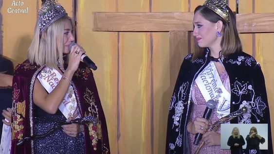 Agostina Saua y Rocío Neila, reina y virreina salientes de la Vendimia, cortaron su pelo y lo donaron / Captura de video