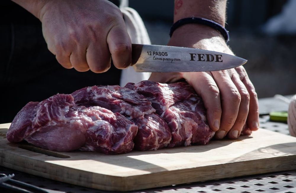 ¿Antojo de bondiola a la parrilla?: “Fuegos” te trae la receta