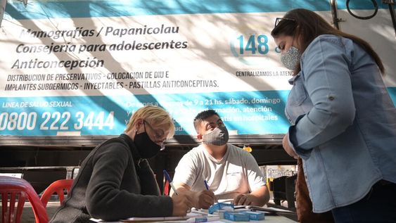 Profesionales de la salud realizarán papanicolaus, test de VPH, mamografías, consejería y entrega de métodos anticonceptivos orales. Foto: Gentileza